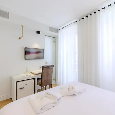 Comfy Hotel