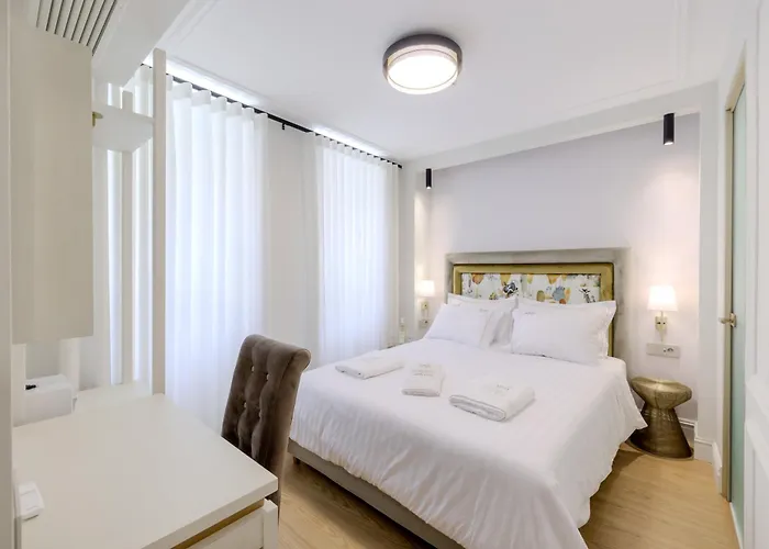 Comfy Hotel